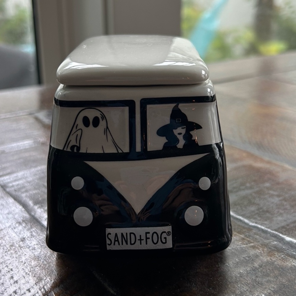 “New” Sand + Paws Halloween VW Bus candle